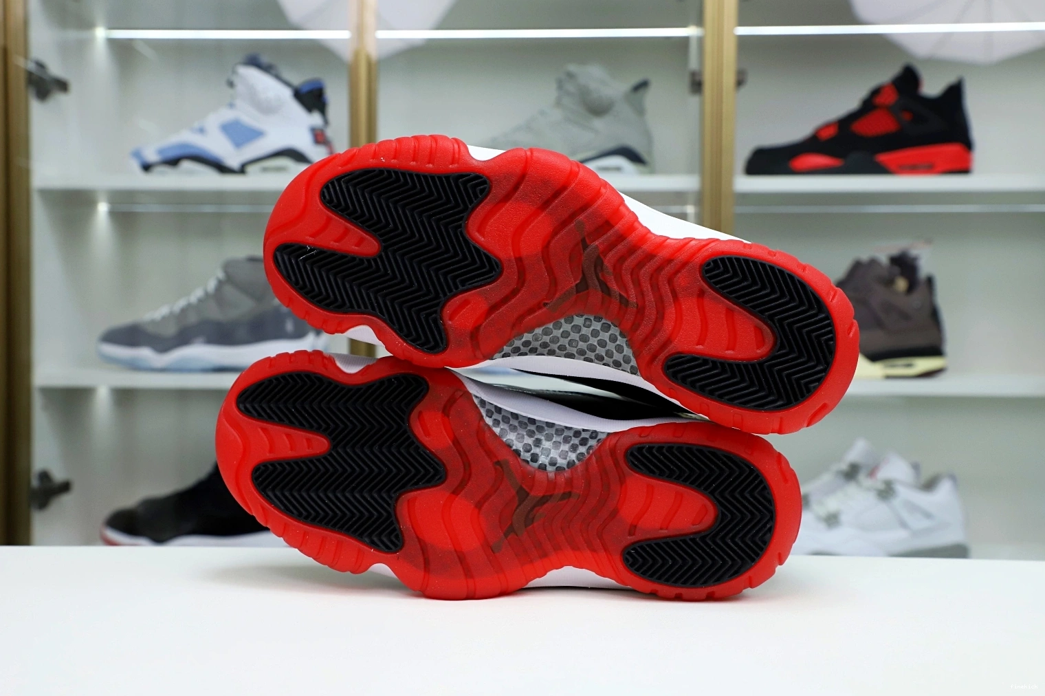 11 JORDAN AIR BRED WHITE LOW 1221